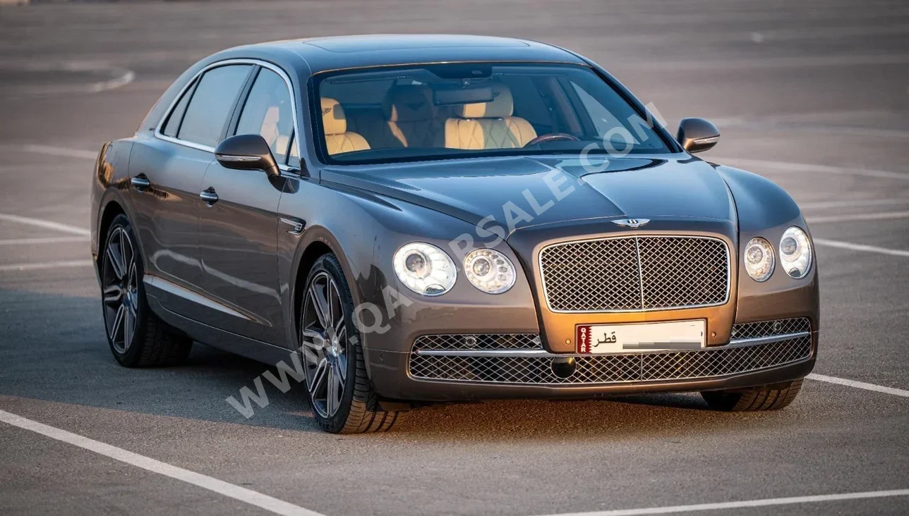 بنتلي كونتيننتل جي تي سي 2014 اوتوماتيك 32,212 كم 12 سلندر دفع كلي مستمر سيدان رمادي
