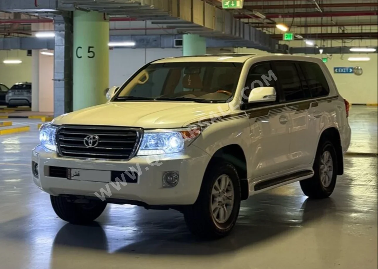 تويوتا لاند كروزر جي اكس 2015 اوتوماتيك 400,000 كم 6 سلندر دفع رباعي اس يو في أبيض لؤلؤي