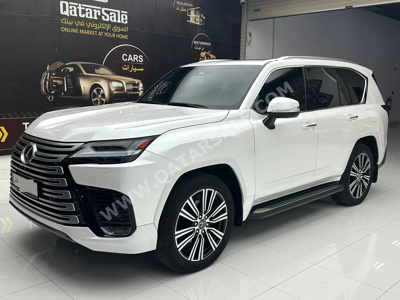 لكزس ال اكس 600 لكجري 2025 اوتوماتيك 20,000 كم 6 سلندر دفع رباعي اس يو في أبيض تحت الضمان