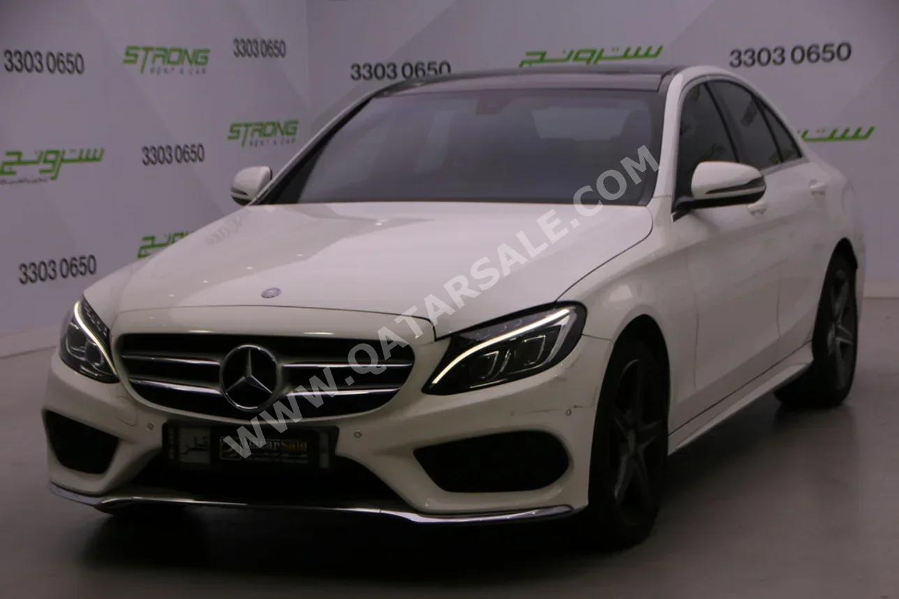 مرسيدس - بنز سي - كلاس 200 2016 اوتوماتيك 135,000 كم 4 سلندر دفع خلفي سيدان أبيض