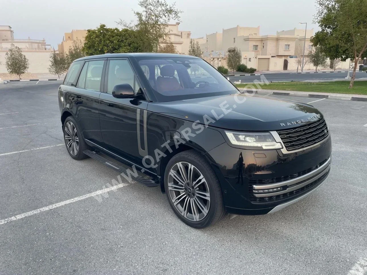 لاند روفر رنج روفر اتش اس اي 2023 اوتوماتيك 45,000 كم 8 سلندر دفع رباعي اس يو في أسود تحت الضمان