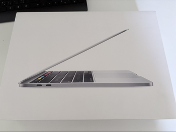 أجهزة الكمبيوتر المحمولة ابل - ماك بوك برو مقاس 13 إنش 2020 - فضي - نظام التشغيل ماك او اس - انتيل - كور آي 5 دوال كور -الذاكرة (رام): 16 جيجابابت