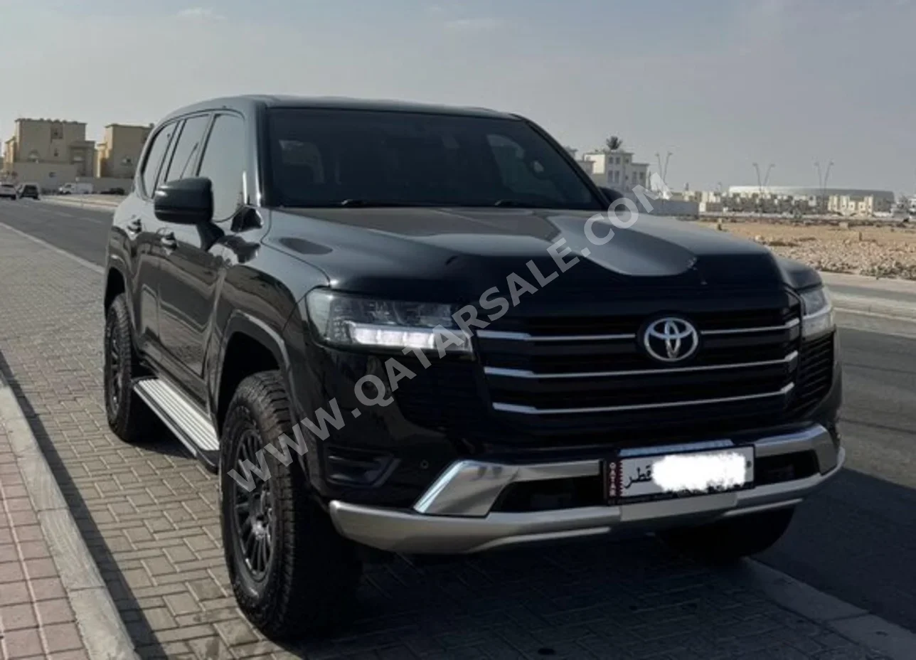 تويوتا لاند كروزر جي اكس 2024 اوتوماتيك 49,000 كم 6 سلندر دفع رباعي اس يو في أسود تحت الضمان