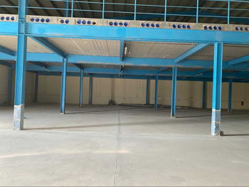 مخازن و مستودعات - الوكرة - بركة العوامر -المساحة: 2000 متر مربع