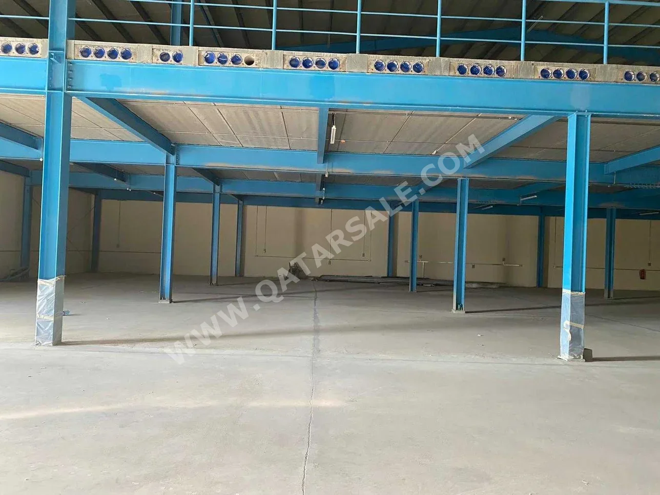 مخازن و مستودعات - الوكرة - بركة العوامر -المساحة: 2000 متر مربع