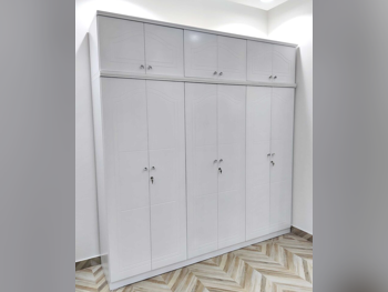 خزائن ودواليب الملابس والزينة - دوحة فيرنيتشر - خزائن - أبيض