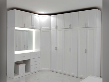 خزائن ودواليب الملابس والزينة - دوحة فيرنيتشر - خزائن - أبيض