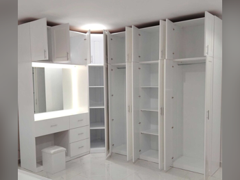 خزائن ودواليب الملابس والزينة - دوحة فيرنيتشر - خزائن - أبيض