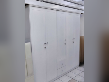 خزائن ودواليب الملابس والزينة - دوحة فيرنيتشر - خزائن - أبيض