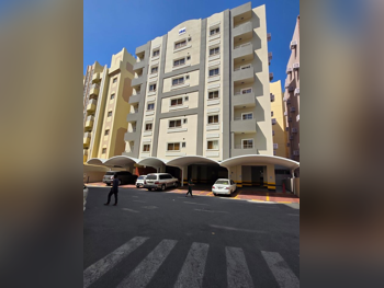 مباني ,ابراج ومجمعات - سكن عائلي  - الدوحة  - فريج بن محمود  للبيع