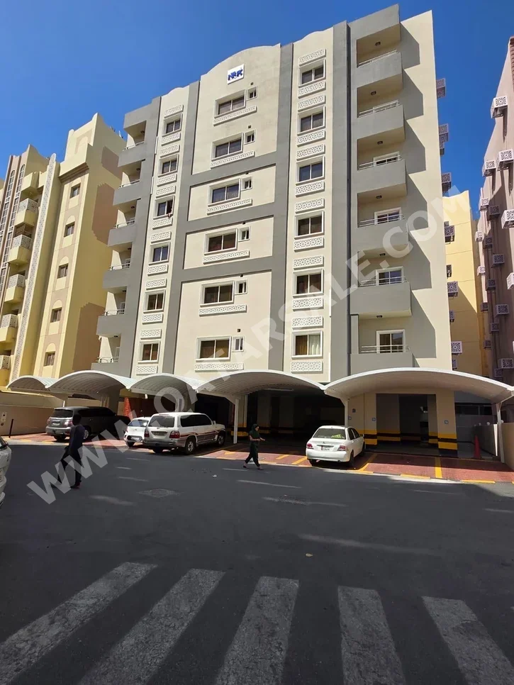 Buildings, Towers & Compounds - Family Residential  - Doha  - Fereej Bin Mahmoud  For Sale