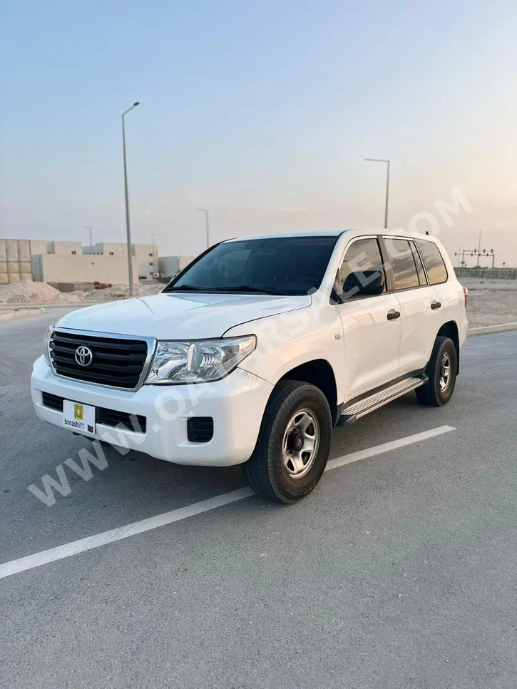 Toyota Land Cruiser G 2013 Manual 261,000 Km 6 Cylinder Four Wheel Drive (4WD) SUV White