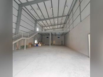 مخازن و مستودعات - الوكرة - بركة العوامر -المساحة: 2000 متر مربع