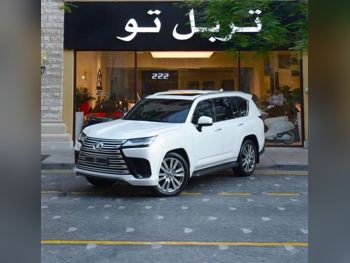 Lexus  LX  600 VIP  2022  Automatic  18,000 Km  6 Cylinder  Four Wheel Drive (4WD)  SUV  White