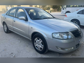 نيسان صني 2010 اوتوماتيك 217,000 كم 4 سلندر سحب امامي سيدان فضي