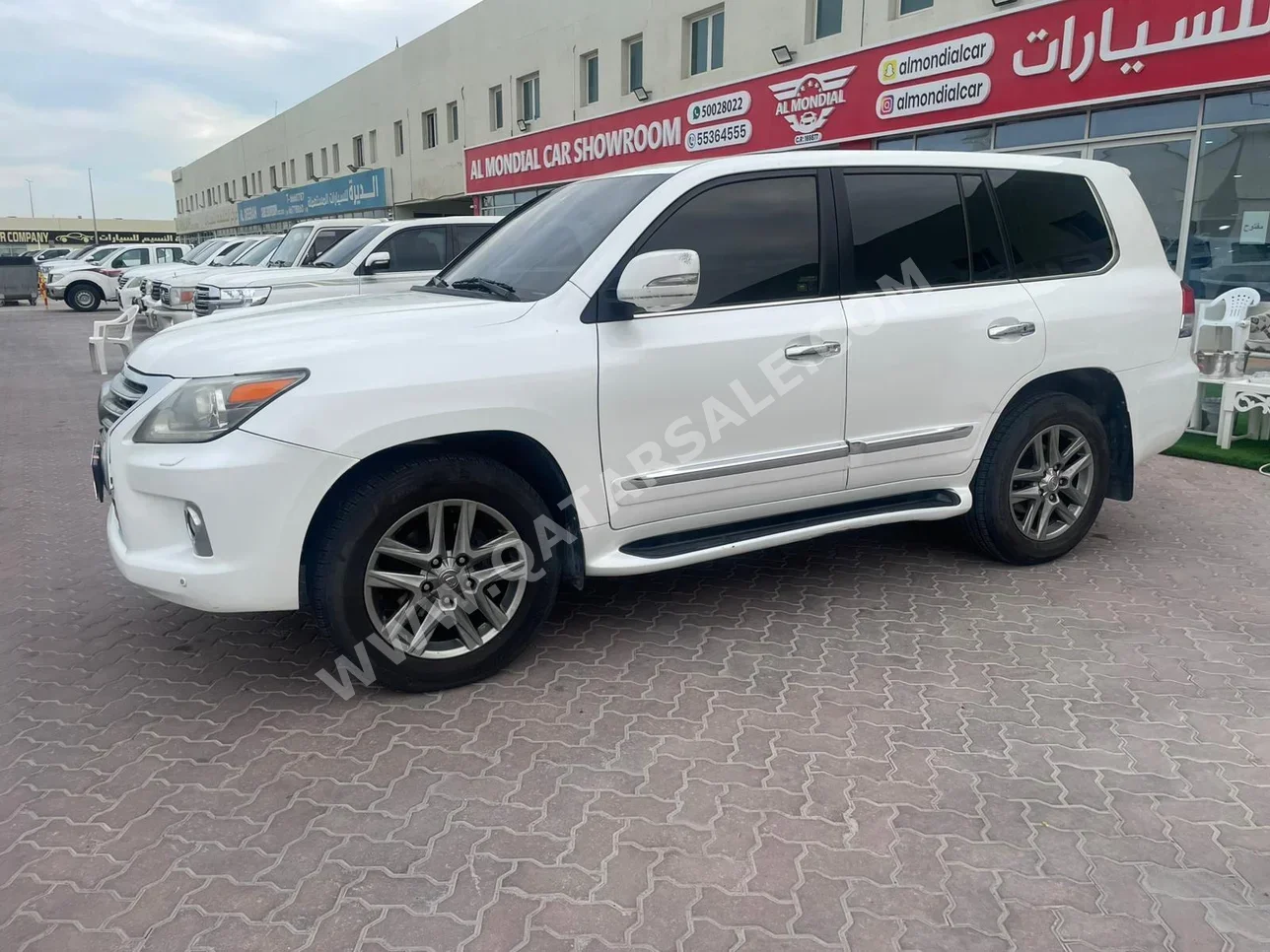 لكزس ال اكس 570 2012 اوتوماتيك 415,000 كم 8 سلندر دفع رباعي اس يو في أبيض
