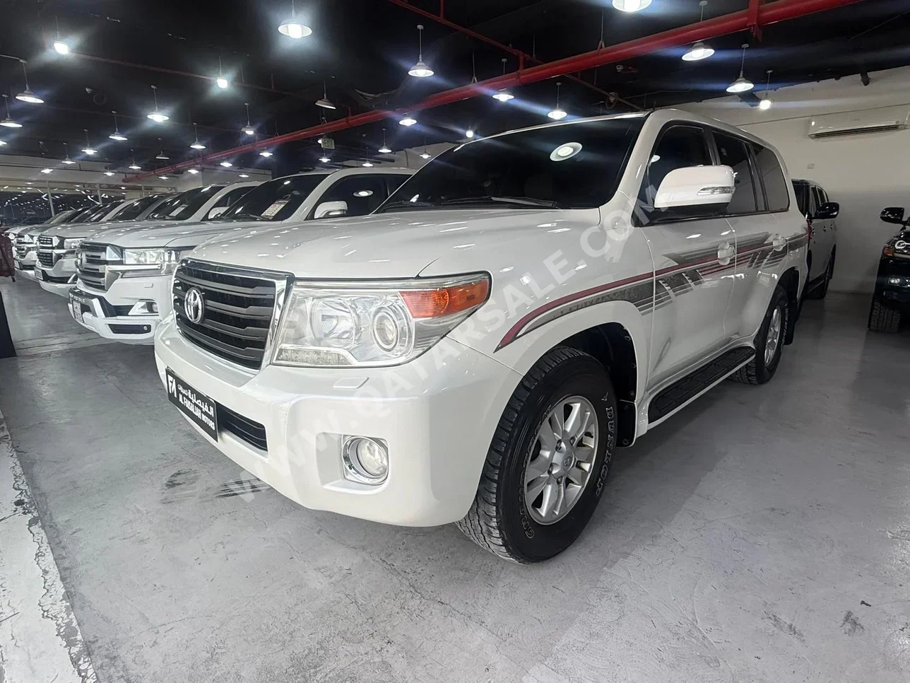 Toyota Land Cruiser GXR 2013 Automatic 229,000 Km 6 Cylinder Four Wheel Drive (4WD) SUV White