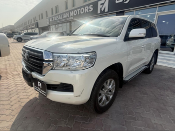 Toyota  Land Cruiser  G  2016  Automatic  244,000 Km  6 Cylinder  Four Wheel Drive (4WD)  SUV  White