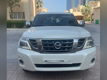 نيسان باترول بلاتنيوم 2019 اوتوماتيك 90,545 كم 6 سلندر دفع رباعي اس يو في أبيض