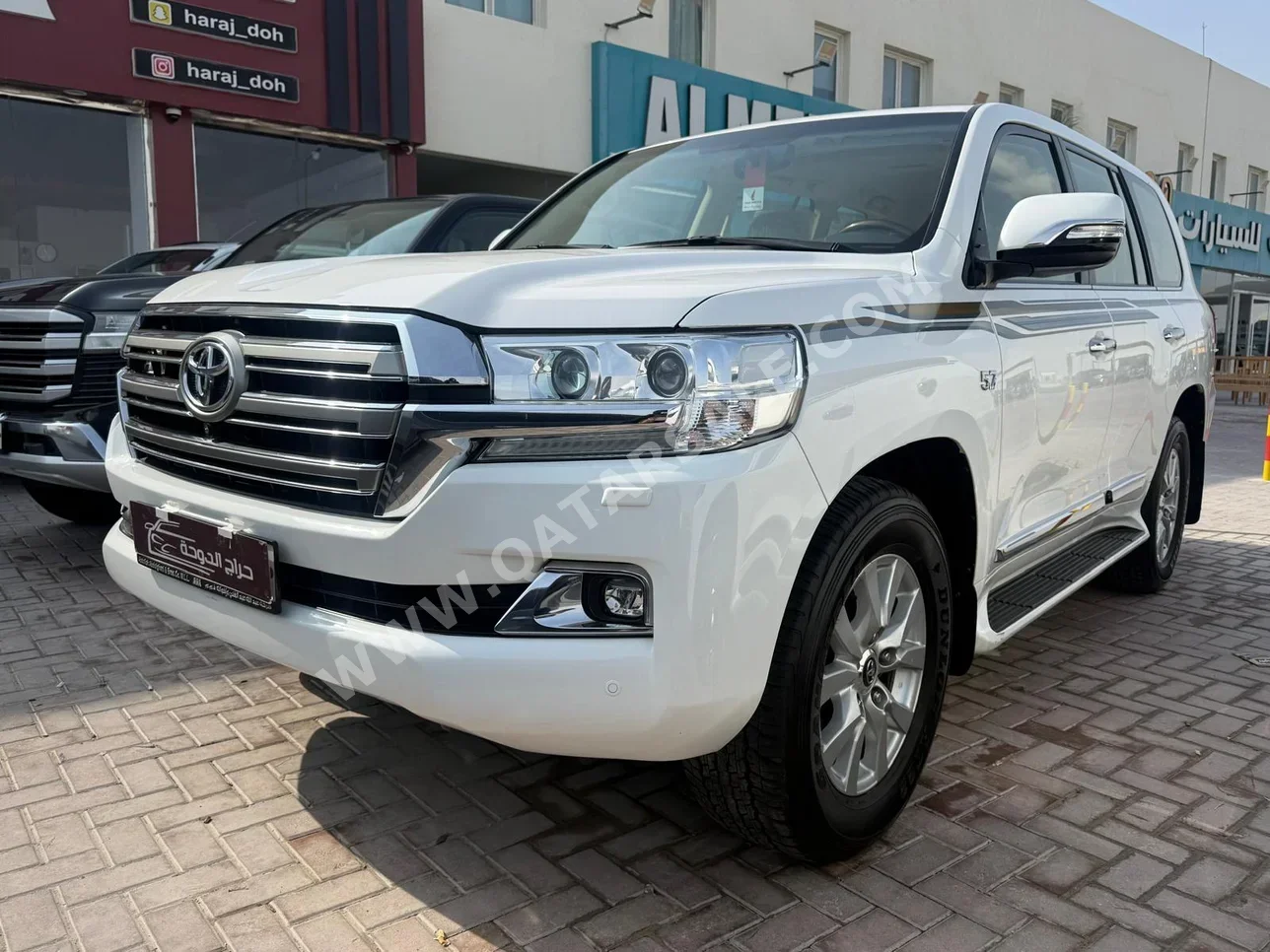 تويوتا لاند كروزر في اكس ار 2016 اوتوماتيك 189,000 كم 8 سلندر دفع رباعي اس يو في أبيض