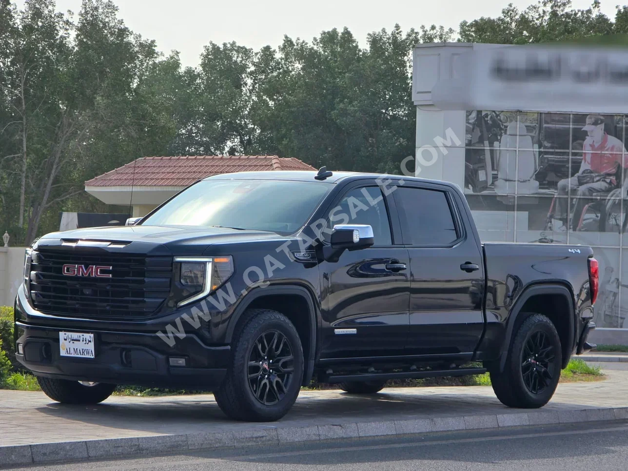 جي ام سي سييرا اليفيشن 2024 اوتوماتيك 17,000 كم 8 سلندر دفع رباعي بيكب أسود تحت الضمان