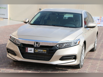 هوندا اكورد 2020 اوتوماتيك 58,000 كم 4 سلندر سحب امامي سيدان ذهبي