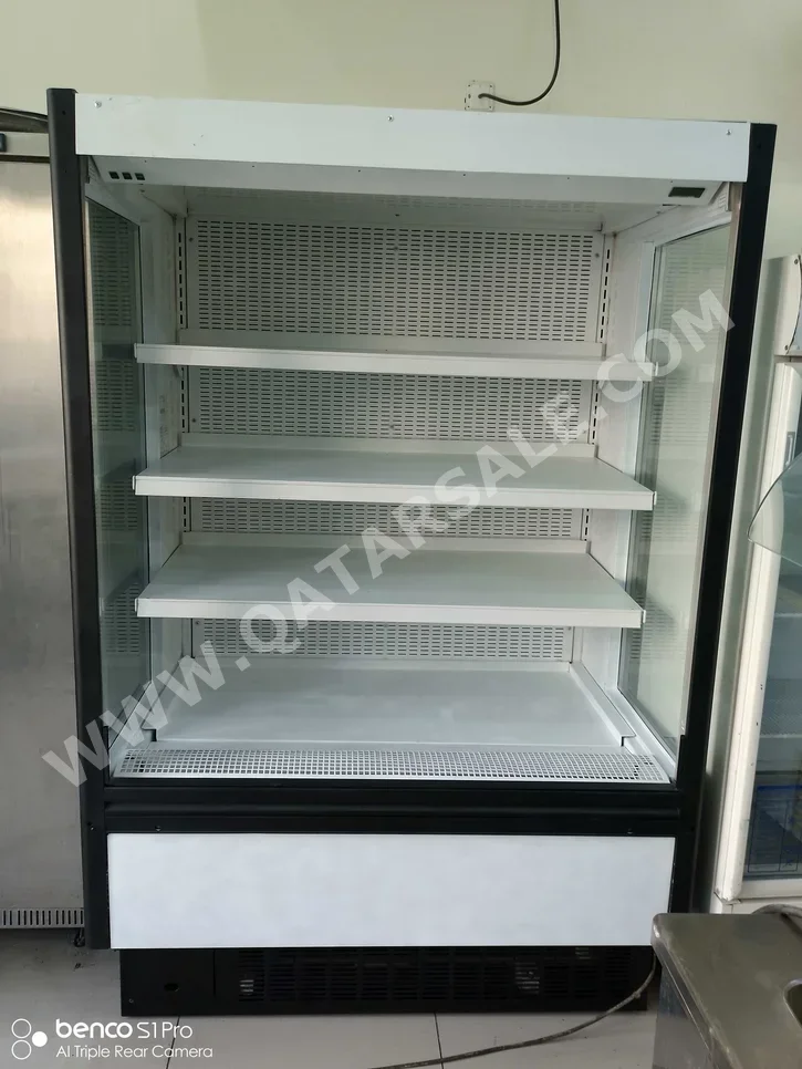 ثلاجة تقليدية