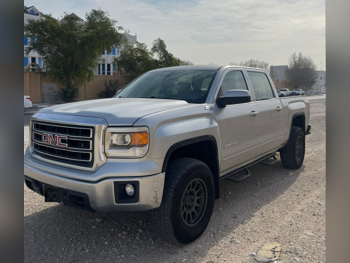 GMC Sierra 1500 2014 Automatic 300,000 Km 8 Cylinder Four Wheel Drive (4WD) Pick Up Silver