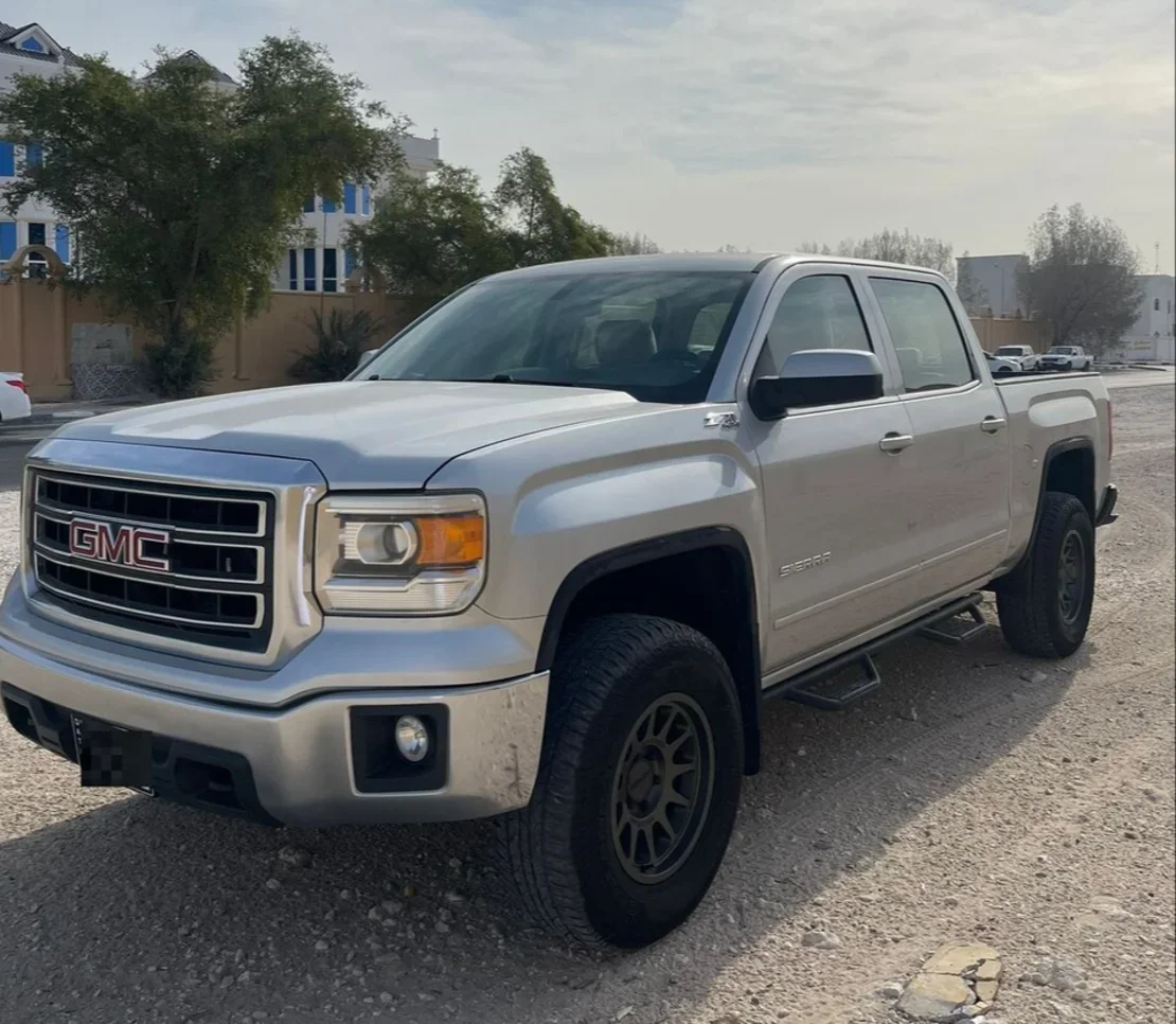 GMC Sierra 1500 2014 Automatic 300,000 Km 8 Cylinder Four Wheel Drive (4WD) Pick Up Silver