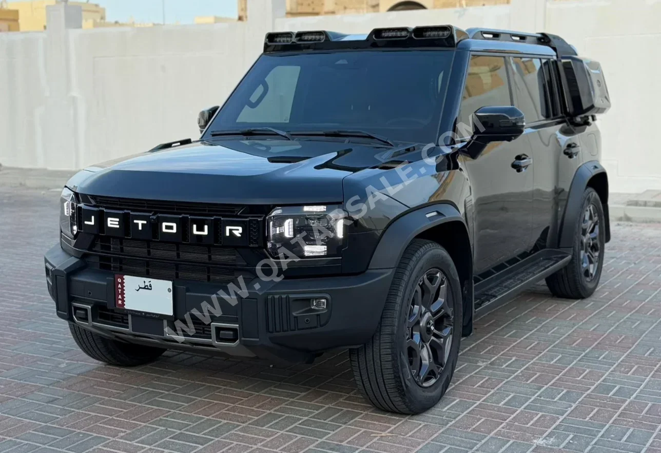 جيتور تي 2 لكجري 2025 اوتوماتيك 32,000 كم 4 سلندر دفع رباعي اس يو في أسود تحت الضمان