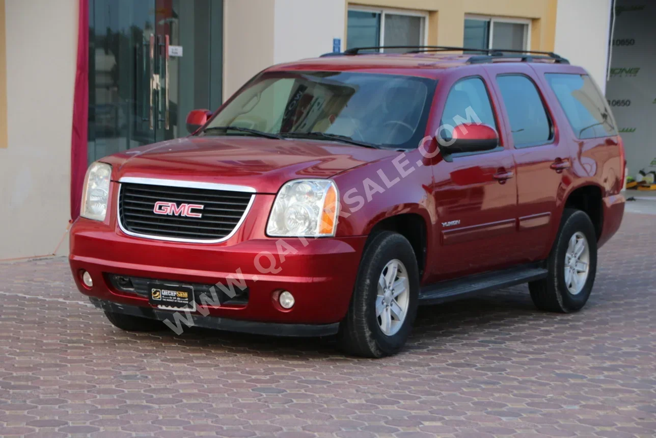 جي ام سي يوكون 2013 اوتوماتيك 175,000 كم 8 سلندر دفع رباعي اس يو في عنابي