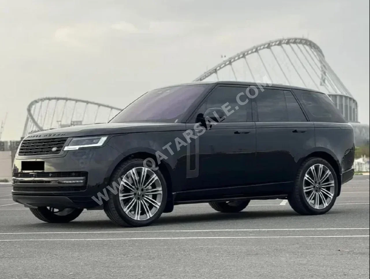 لاند روفر رنج روفر فوج اتش اس اي 2022 اوتوماتيك 29,000 كم 8 سلندر دفع رباعي اس يو في أسود تحت الضمان