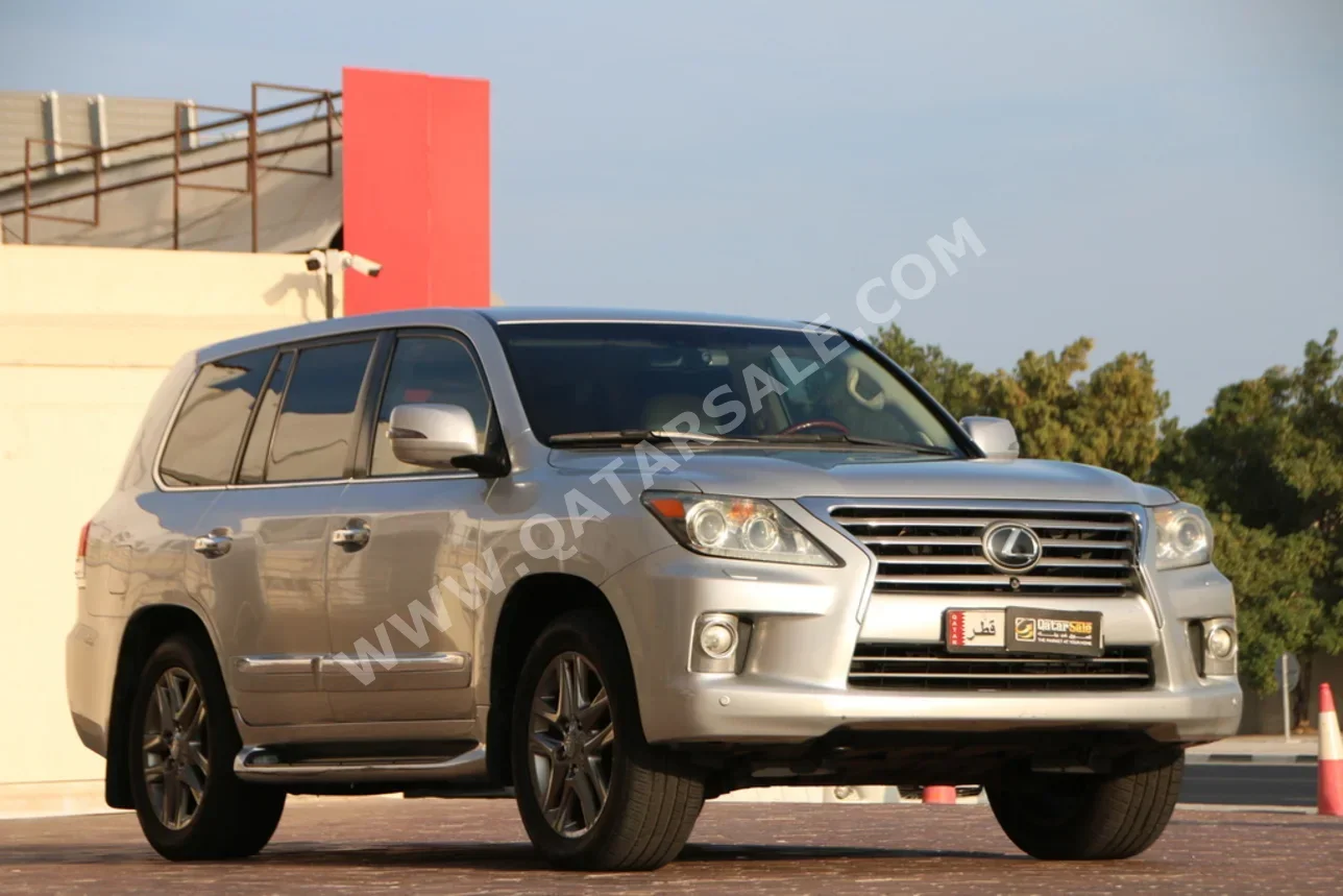 Lexus LX 570 2012 Automatic 235,000 Km 8 Cylinder Four Wheel Drive (4WD) SUV Silver