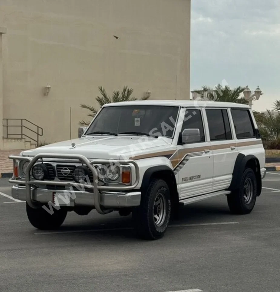نيسان  باترول  سفاري  1993  عادي  480,000 كم  6 سلندر  دفع رباعي  اس يو في  أبيض