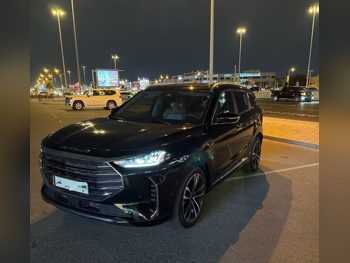 جيتور اكس 70 بلس 2025 اوتوماتيك 16,000 كم 4 سلندر سحب امامي اس يو في أسود تحت الضمان