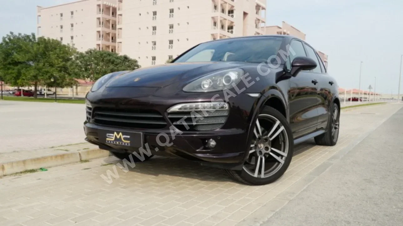 Porsche Cayenne S 2012 Automatic 174,000 Km 8 Cylinder Four Wheel Drive (4WD) SUV Purple