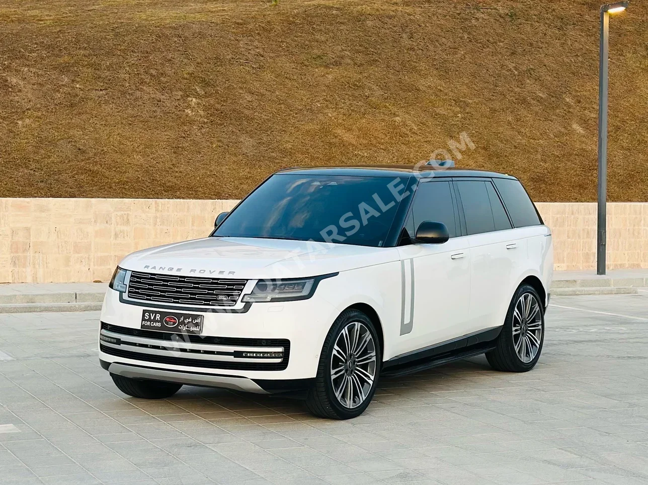 لاند روفر رنج روفر فوج 8 سلندر إس يو في 2 في 4 أبيض 2024