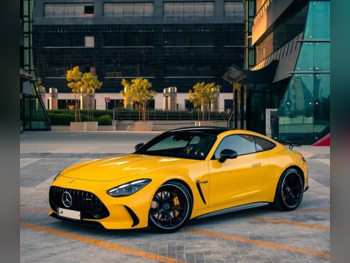 مرسيدس - بنز جي تي 63 S AMG 2025 اوتوماتيك 7,000 كم 8 سلندر دفع كلي مستمر كوبيه \ سبورت أصفر تحت الضمان