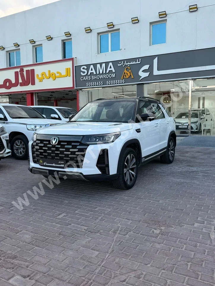 تشانجان سي اس 95 2024 اوتوماتيك 37,000 كم 4 سلندر دفع رباعي اس يو في أبيض تحت الضمان