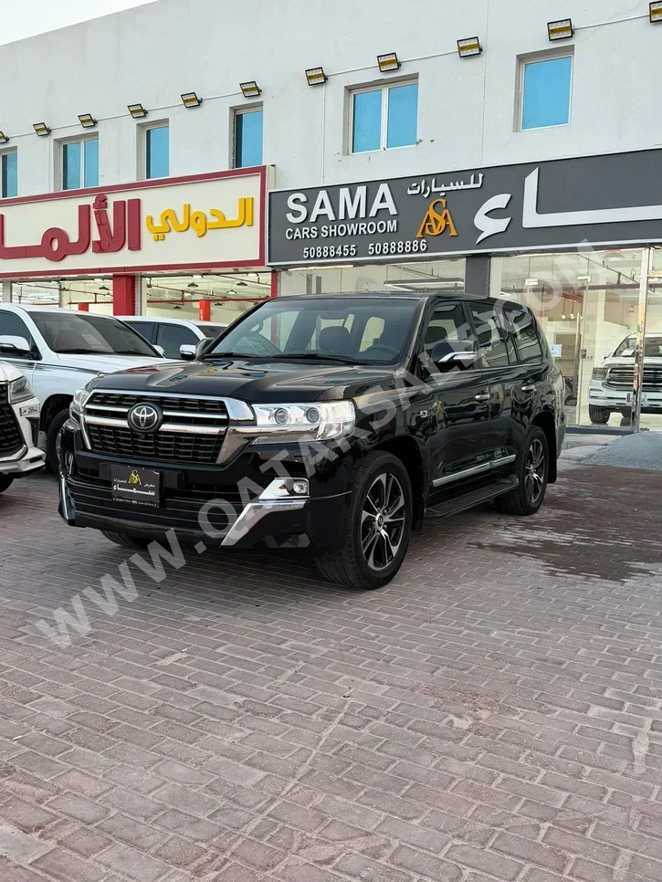 Toyota Land Cruiser VXR 2021 Automatic 117,000 Km 8 Cylinder Four Wheel Drive (4WD) SUV Black