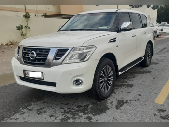 نيسان  باترول  تيتانيوم  2015  اوتوماتيك  324,000 كم  6 سلندر  دفع رباعي  اس يو في  أبيض