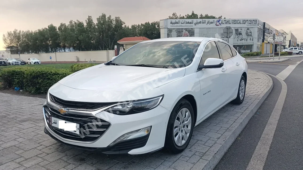 شفروليه  ماليبو  2020  اوتوماتيك  133,000 كم  4 سلندر  سحب امامي  سيدان  أبيض