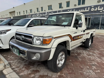 Toyota  Land Cruiser  LX  2023  Manual  31,000 Km  6 Cylinder  Four Wheel Drive (4WD)  Pick Up  White  With Warranty