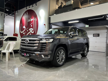 تويوتا  لاند كروزر  في اكس توين توربو  2022  اوتوماتيك  33,000 كم  6 سلندر  دفع رباعي  اس يو في  رمادي