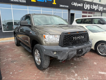تويوتا  تندرا  تي ار دي  2012  اوتوماتيك  241,000 كم  8 سلندر  دفع رباعي  بيكب  رمادي