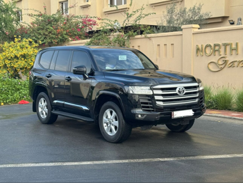 تويوتا  لاند كروزر  جي اكس  2023  اوتوماتيك  80,000 كم  6 سلندر  دفع رباعي  اس يو في  أسود