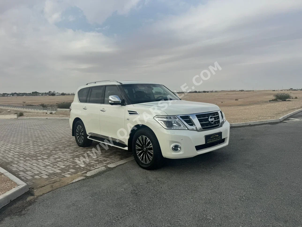 Nissan Patrol Platinum 2014 Automatic 152,000 Km 8 Cylinder Four Wheel Drive (4WD) SUV White