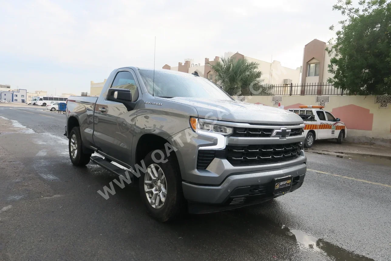 Chevrolet Silverado RST 2024 Automatic 7,000 Km 8 Cylinder Four Wheel Drive (4WD) Pick Up Gray With Warranty
