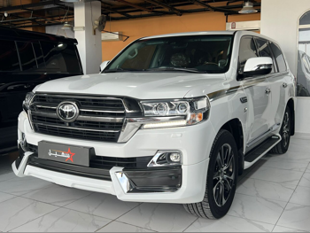 تويوتا  لاند كروزر  في اكس ار - غراند تورينغ اس  2021  اوتوماتيك  76,000 كم  8 سلندر  دفع رباعي  اس يو في  أبيض  تحت الضمان