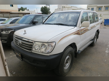 Toyota  Land Cruiser  GX  2007  Manual  302,000 Km  6 Cylinder  Four Wheel Drive (4WD)  SUV  White